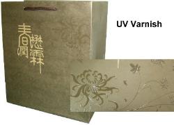 UV varnish- phun uv tui giay-
